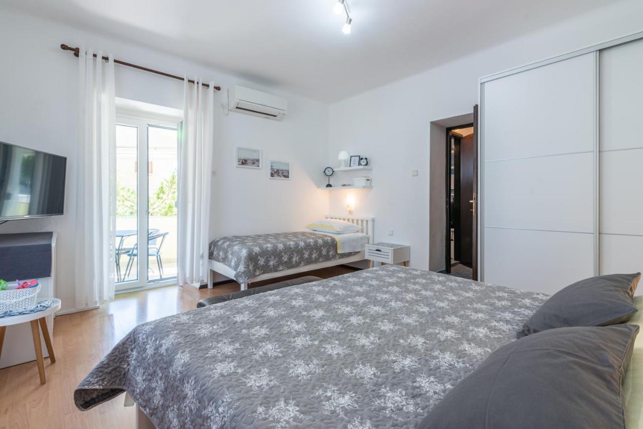 Apartment Luiza With Terrace Baska  Exterior photo